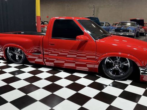 Used 2001 Chevrolet S10 Pickup LS w/ Preferred Equipment Group image 32