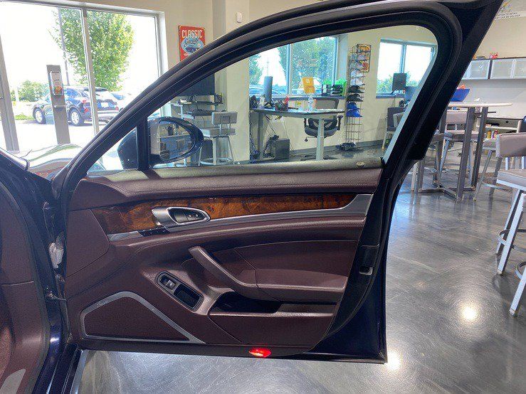 Used 2014 Porsche Panamera S RWD image 19