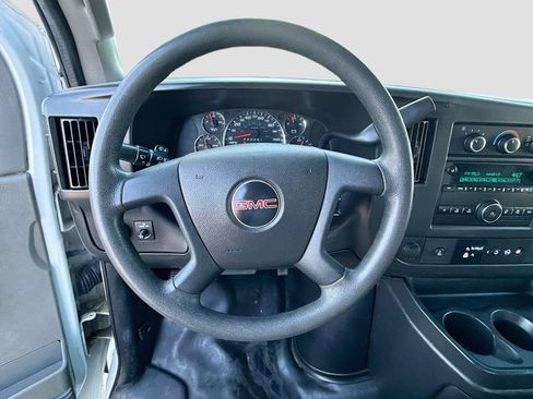 Used 2018 GMC Savana 2500 image 13