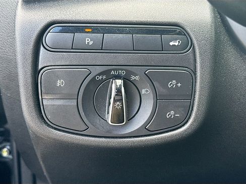 Used 2019 INFINITI QX50 Essential w/ Protection Package FWD image 10