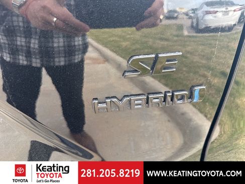 Used 2024 Toyota Corolla Cross AWD Hybrid image 10