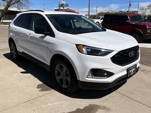 Used 2023 Ford Edge SEL w/ Sport Appearance Package AWD/4WD image 3