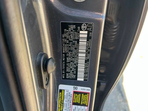 Used 2016 Toyota Corolla LE FWD image 17