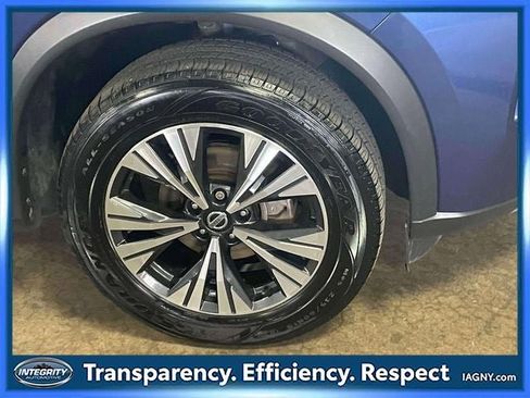 Certified 2021 Nissan Rogue SV image 9