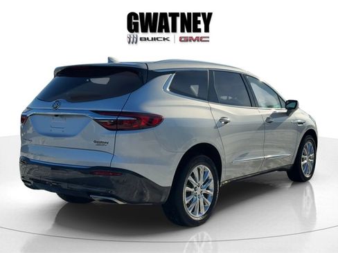 Used 2021 Buick Enclave Essence w/ Sound and Sites Package image 6