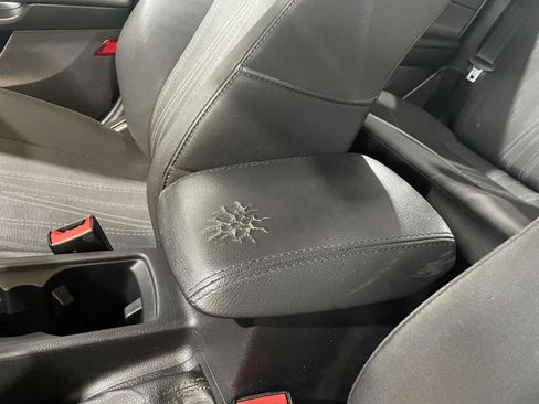 Used 2018 Ford Focus SE FWD image 30