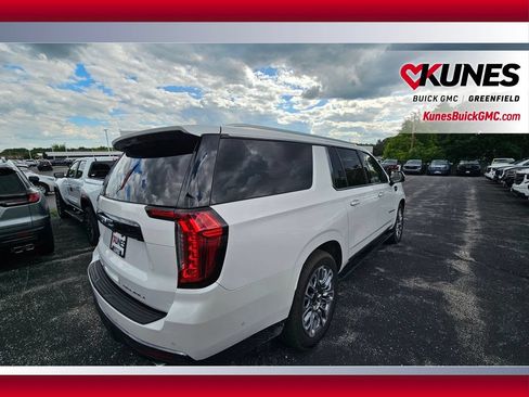 Used 2023 GMC Yukon XL Denali Ultimate w/ LPO, Floor Liner Package AWD/4WD image 10
