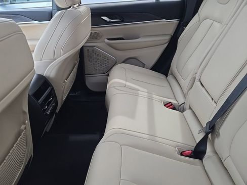 New 2026 Jeep Grand Cherokee Limited w/ Limited Altitude Package image 8