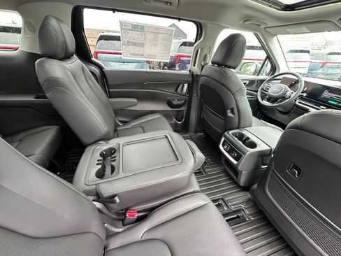 New 2026 Kia Carnival SX FWD image 17