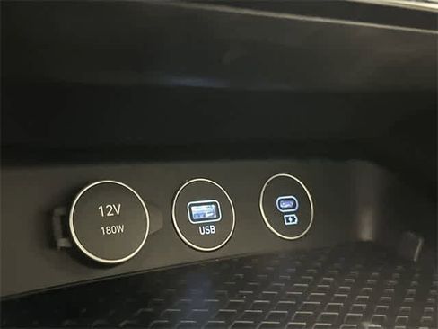 Used 2024 Genesis G70 2.5T image 26