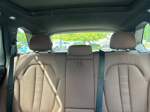 Used 2022 BMW X5 xDrive40i w/ M Sport Package AWD/4WD image 9
