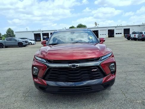 Used 2023 Chevrolet Blazer RS w/ Driver Confidence II Package FWD image 2