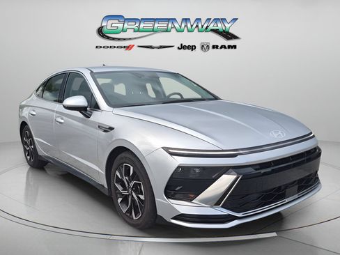 Used 2025 Hyundai Sonata SEL FWD image 1