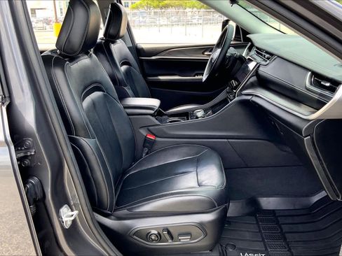 Used 2022 Jeep Grand Cherokee L Limited image 9