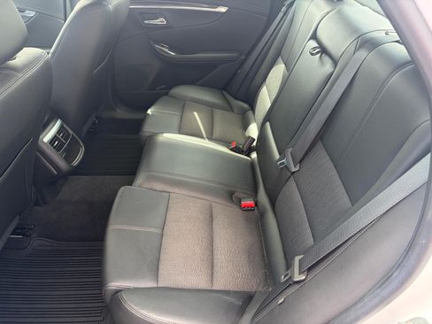 Used 2018 Chevrolet Impala LT FWD image 30