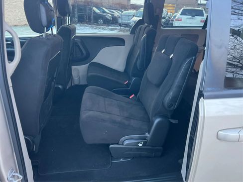 Used 2012 Dodge Grand Caravan SE image 11
