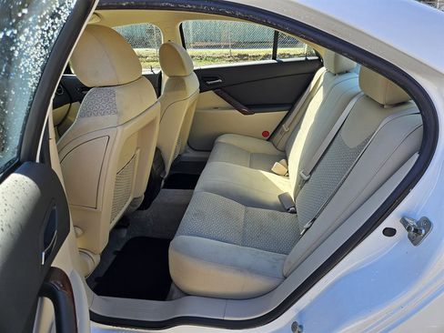 Used 2009 Pontiac G6 Sedan w/ Preferred Package image 7