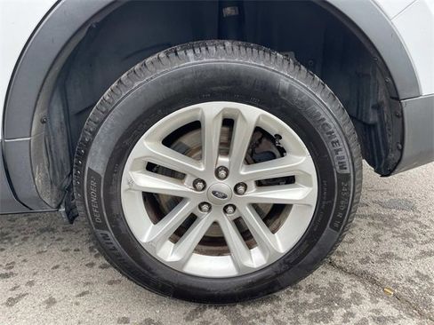 Used 2015 Ford Explorer XLT w/ Equipment Group 202A image 11