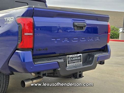 Used 2025 Toyota Tacoma TRD Sport w/ TRD Sport Premium Package AWD/4WD image 5