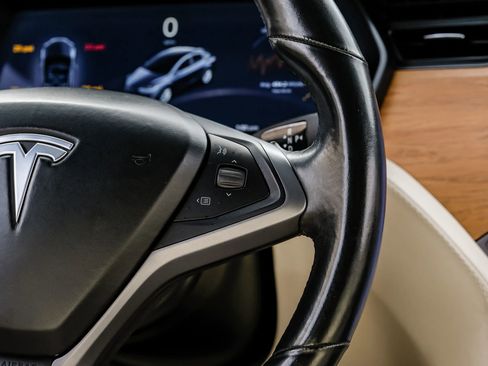 Used 2019 Tesla Model X 75D image 22