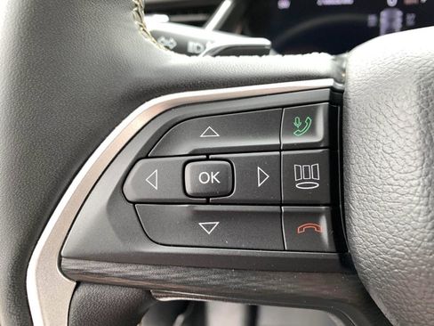 Used 2023 Jeep Grand Cherokee Altitude AWD/4WD image 16