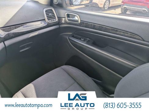 Used 2011 Jeep Grand Cherokee Laredo w/ Trailer Tow Group AWD/4WD image 16