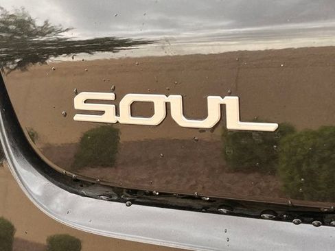Used 2025 Kia Soul LX w/ LX Technology Package FWD image 8