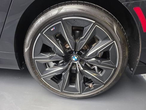 Certified 2025 BMW 740i RWD image 17
