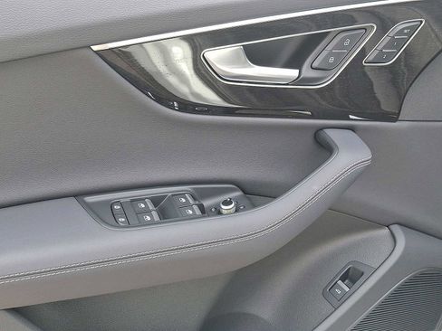 Certified 2025 Audi Q7 3.0T Premium Plus AWD/4WD image 10