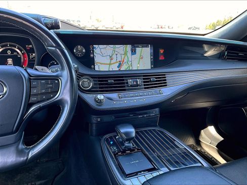 Used 2019 Lexus LS 500 AWD image 18