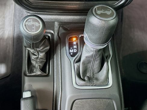 Used 2023 Jeep Wrangler Unlimited w/ Cold Weather Group AWD/4WD image 24