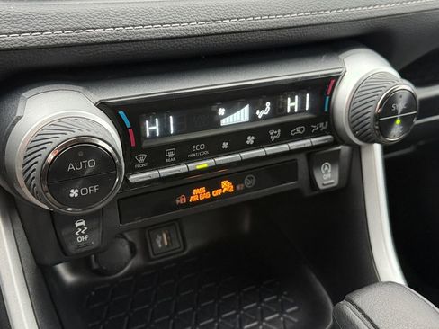 Certified 2025 Toyota RAV4 XLE image 34