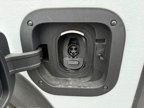 New 2025 Chevrolet Brightdrop 400 w/ Battery Pack, Max Range image 8