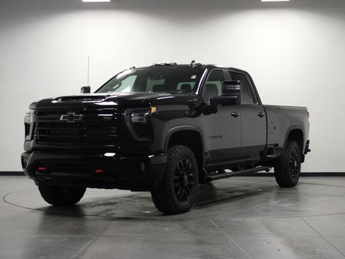 Used 2025 Chevrolet Silverado 2500 LT image 8