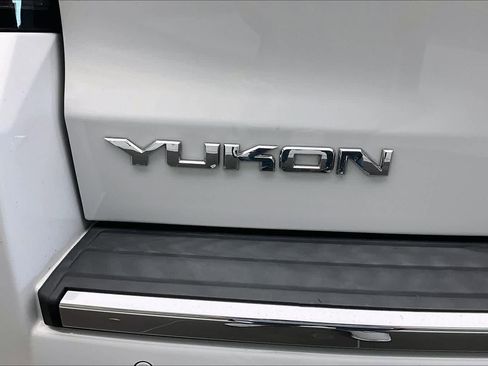 Used 2017 GMC Yukon Denali w/ Open Road Package image 32