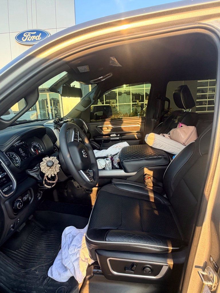 Used 2025 RAM 1500 Laramie w/ Sport Appearance Package AWD/4WD image 6