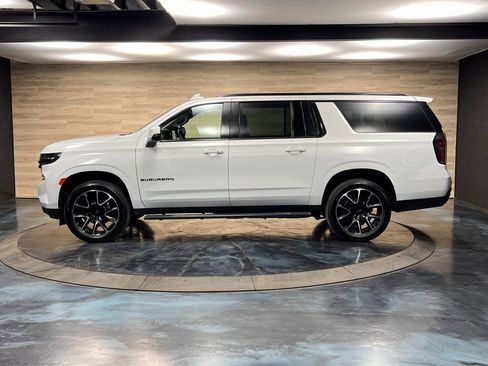 Used 2024 Chevrolet Suburban RST w/ Luxury Package image 17