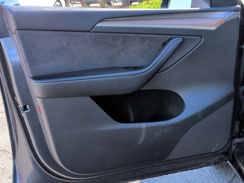 Used 2023 Tesla Model Y Long Range image 14