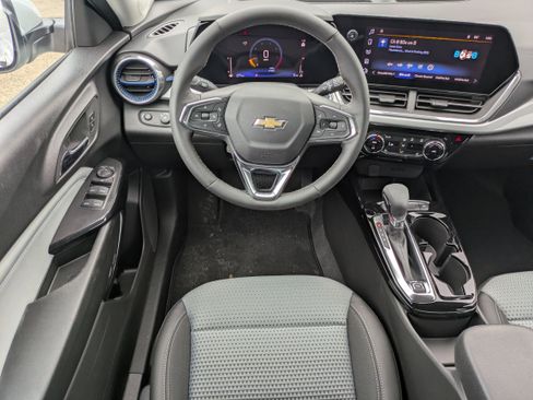 New 2025 Chevrolet Trax LT w/ Driver Confidence Package image 4