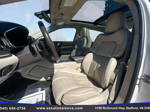 Used 2017 Lincoln Continental Reserve image 17