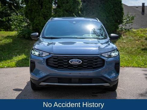Used 2025 Ford Escape ST-Line AWD/4WD image 2