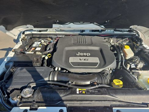 Used 2017 Jeep Wrangler Unlimited Rubicon w/ Connectivity Group AWD/4WD image 27