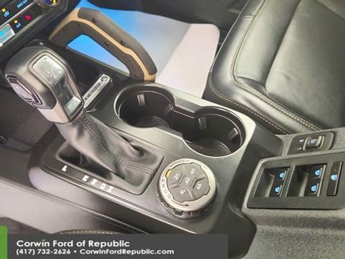 Used 2025 Ford Bronco Badlands image 17