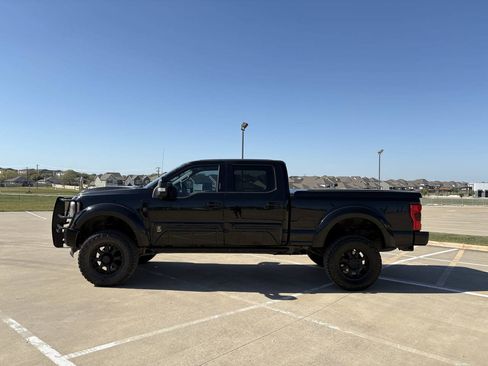 Used 2018 Ford F250 Lariat w/ Lariat Ultimate Package AWD/4WD image 2