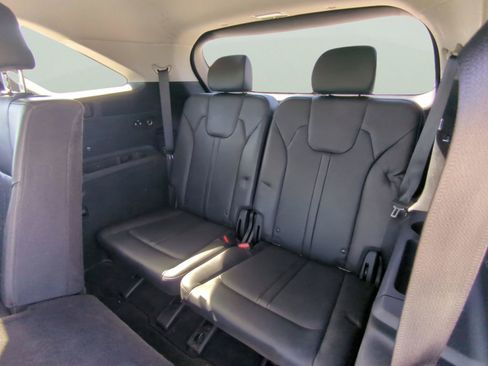 Used 2023 Kia Sorento S FWD image 11