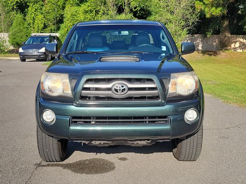 Used 2010 Toyota Tacoma PreRunner w/ TRD Sport Pkg RWD image 2