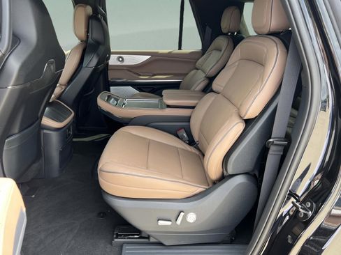 New 2026 Lincoln Navigator L Black Label AWD/4WD image 21