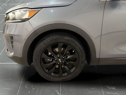 Used 2020 Kia Sorento S FWD image 25