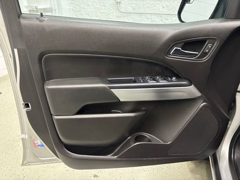 Used 2018 Chevrolet Colorado LT w/ LT Convenience Package AWD/4WD image 16