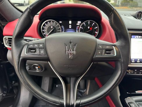 Used 2022 Maserati Levante GT image 31